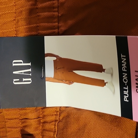 NWT: GAP Women's Pull-On Pants - Picture 10 of 13